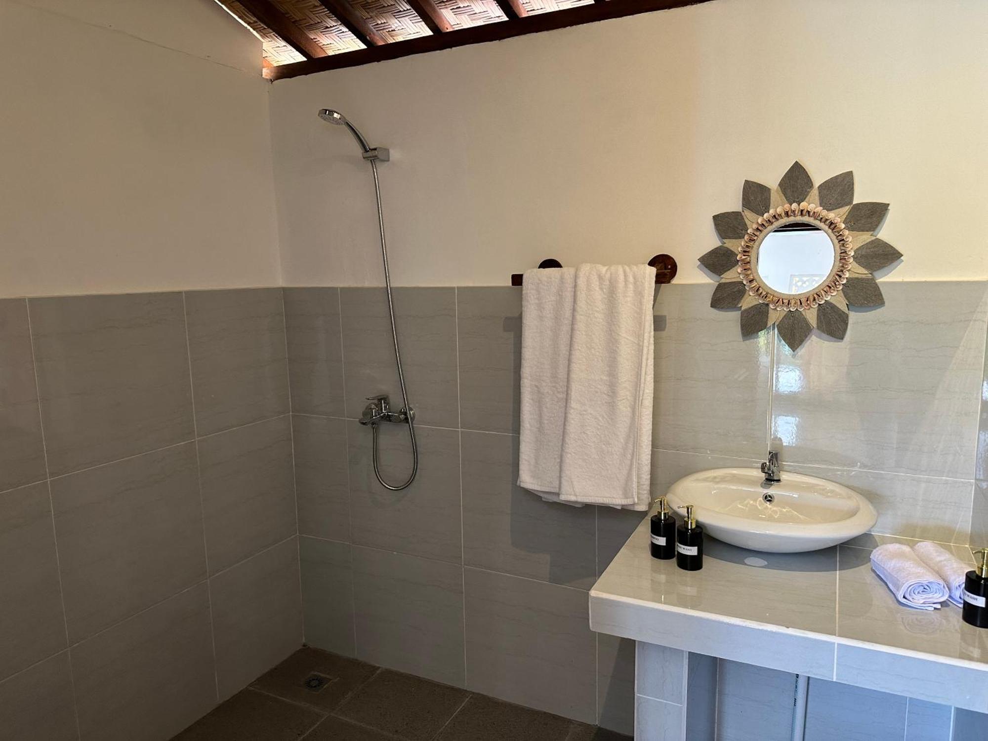 D'Janu Homestay 시데멘 외부 사진